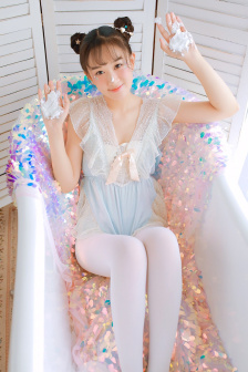 十八岁女下面流水图片